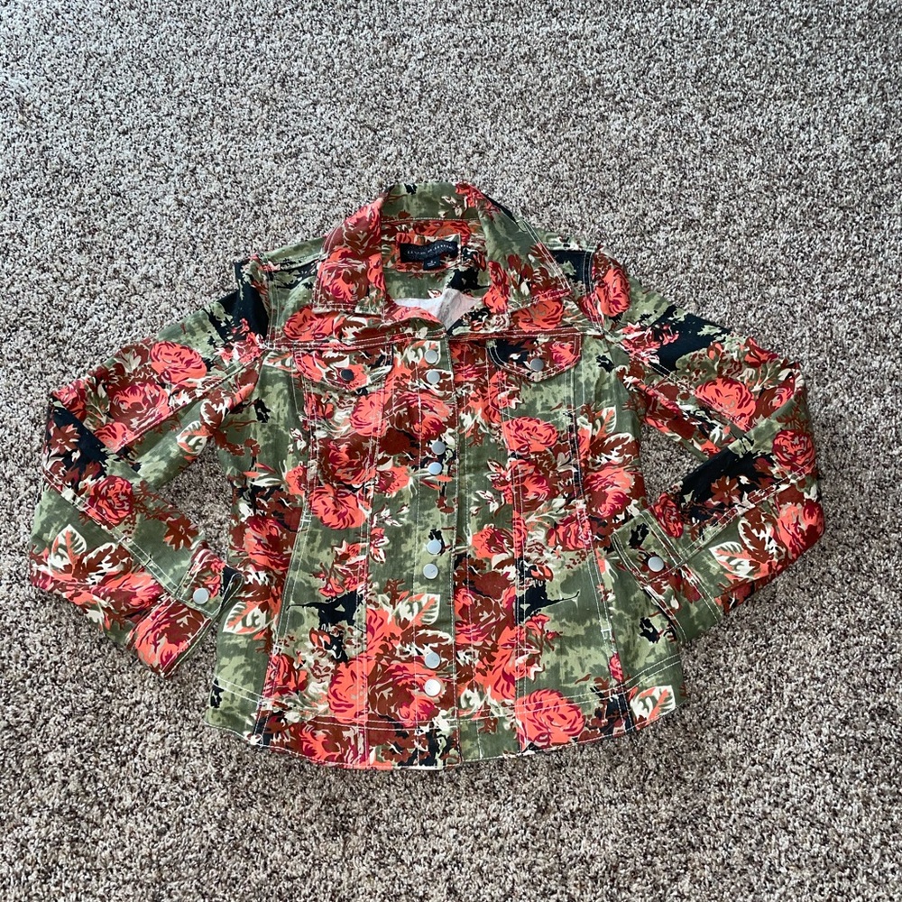 BNWOT - LAL FLORAL PRINT “DENIM” JACKET
